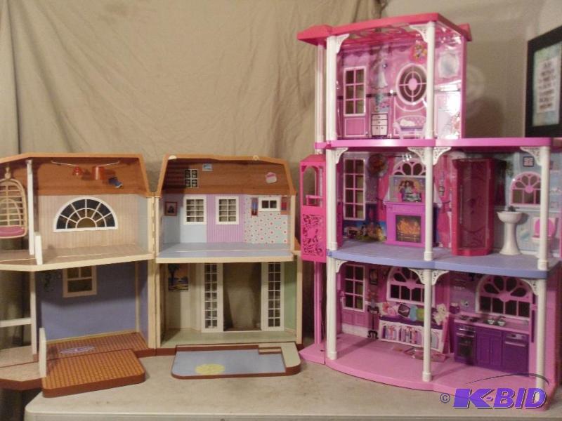 lot 176 image: 2 Doll Houses and Doll Castle. One house and ...