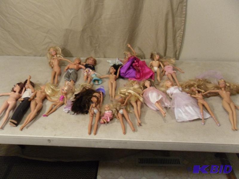lot 179 image: Large Lot of Assorted Barbies and More....