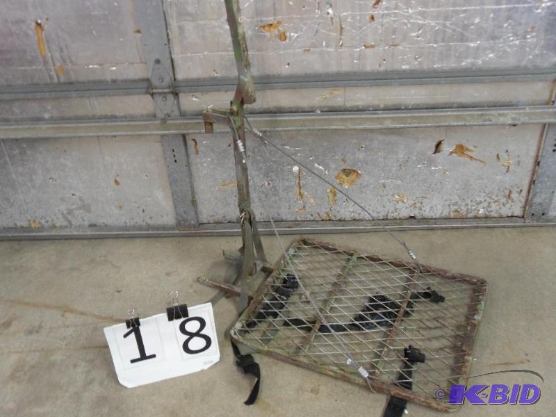 lot 18 image: Steel Deer Stand. Limited knowledge, please i...