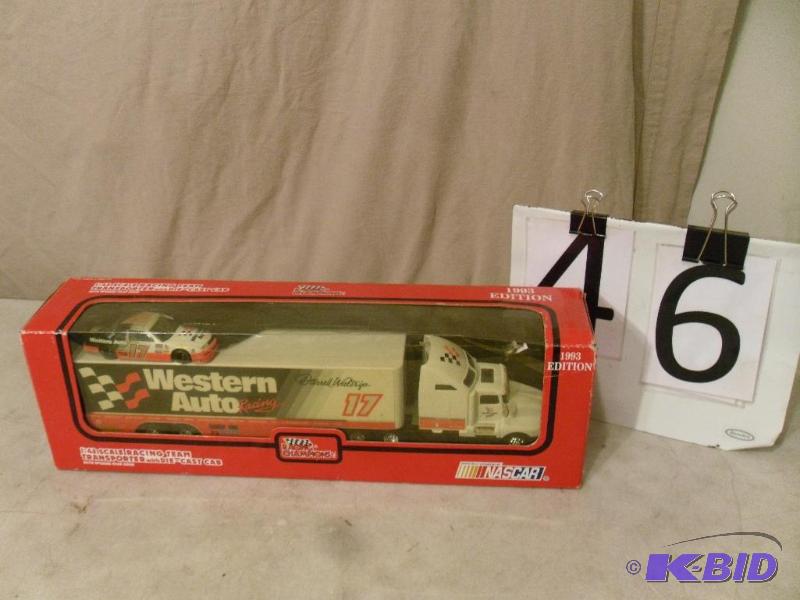 lot 46 image: 1993 Racig Champions&nbspNascar&nbspDarrell...