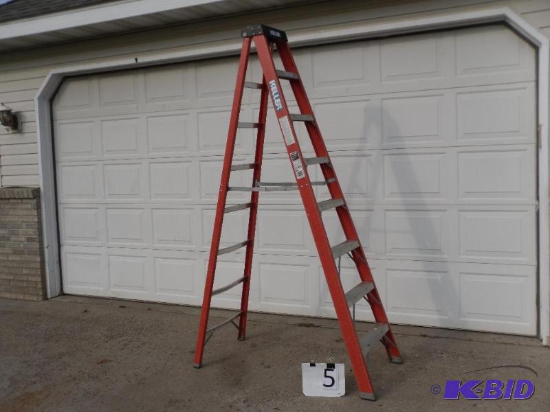 lot 5 image: Keller 8 Ft Fiberglass Step Ladder. Extra Hea...