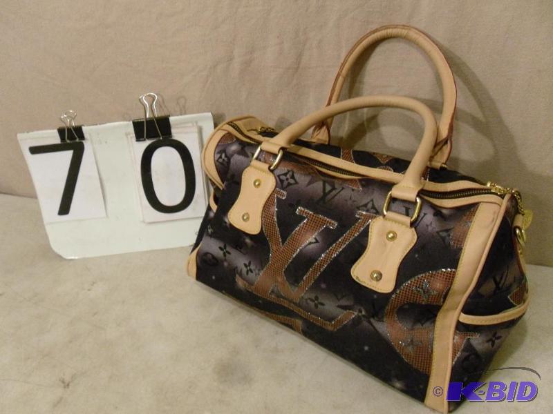 lot 70 image: Purse  Bag Marked Louis Vuitton. Wear and te...