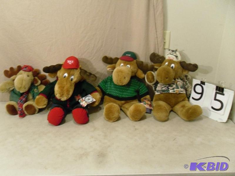 lot 95 image: Commenwealth&nbspMax and Maxine Collectible ...