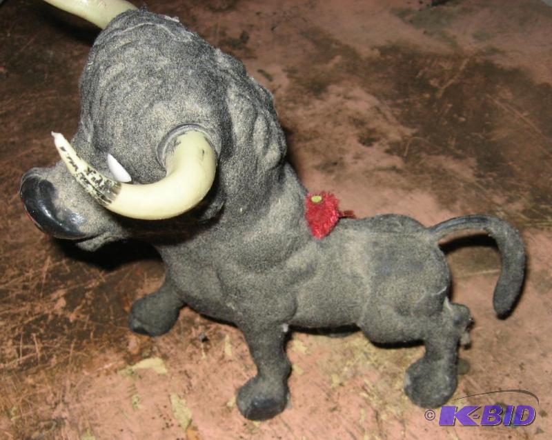 lot 013 image: Ferdinand the Bull