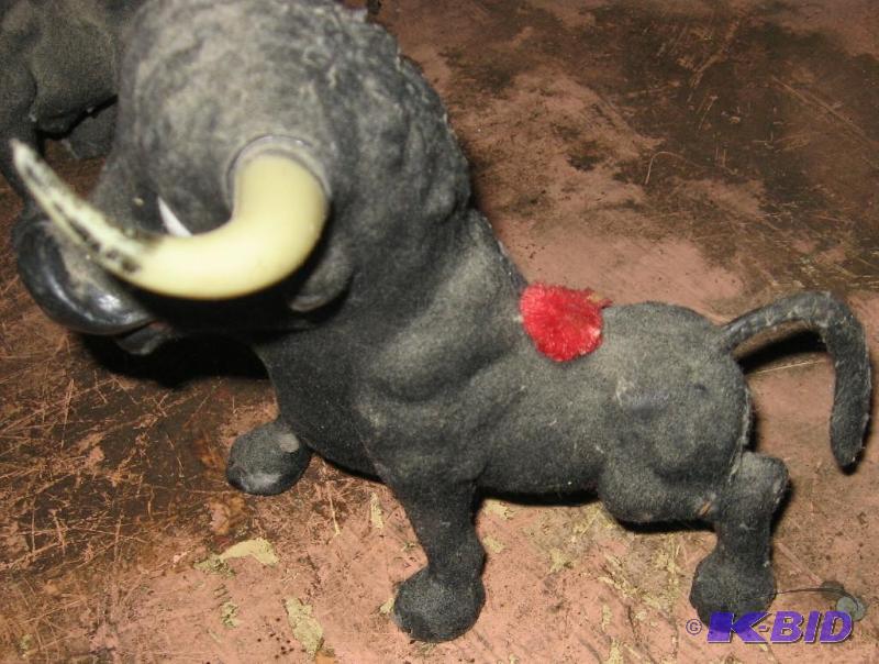 lot 014 image: Ferdinand the Bull