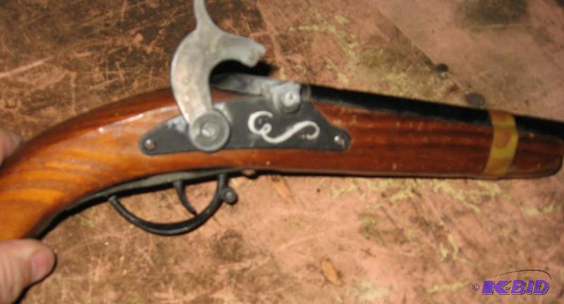 lot 017 image: Old Cap Pistol (Flintlock Style)