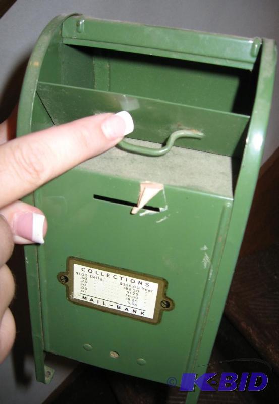 lot 028 image: Vintage Mailbox Bank