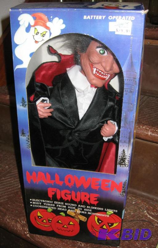 lot 041 image: Battery Operated Vampire Halloween Figure (1988) (Funny Toys Corporation)