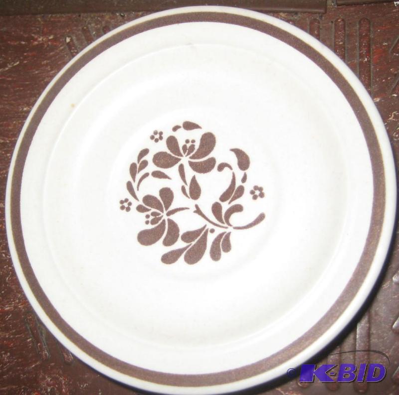 lot 044 image: Set of Dishes in Great Shape
