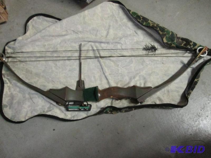 Hunting Bow with carrying bag...
