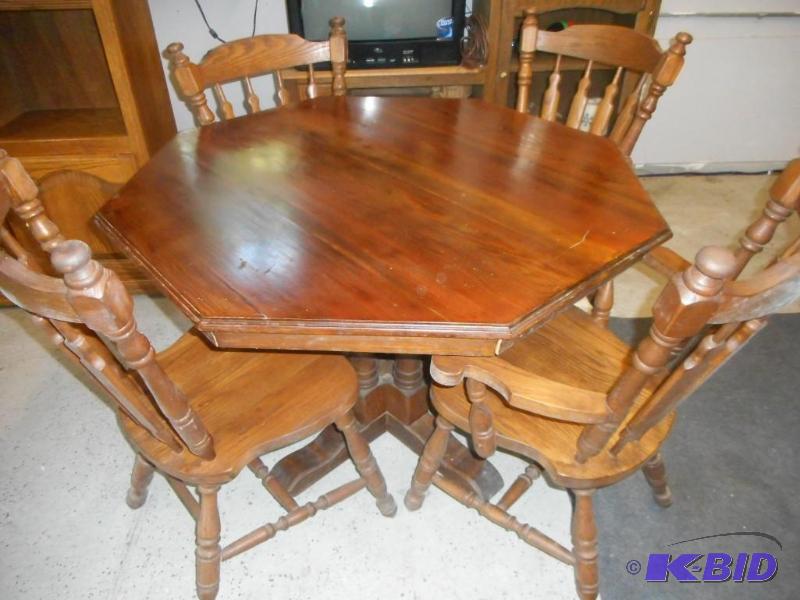 Spindle Leg Table and chairs