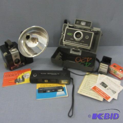 lot 19 image: Vintage Cameras