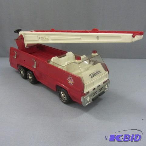 lot 2 image: Tonka Ladder Truck