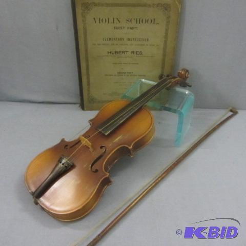 lot 26 image: Violin