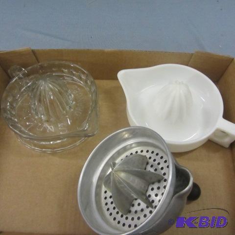 lot 44 image: Juicers