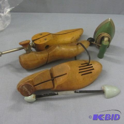 lot 47 image: Shoe Stretchers