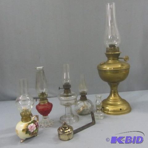 lot 73 image: Kerosene Lamps