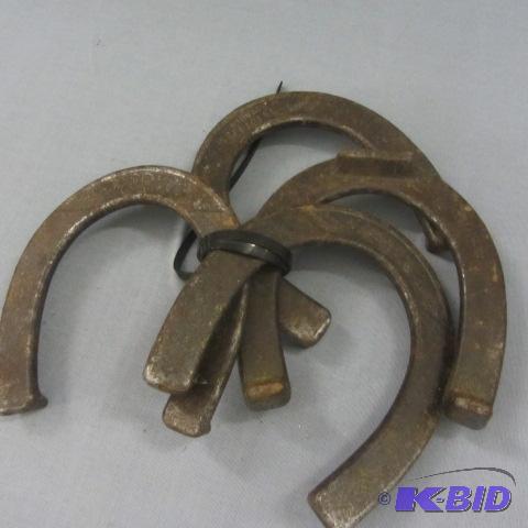 lot 97 image: Diamond Horseshoes
