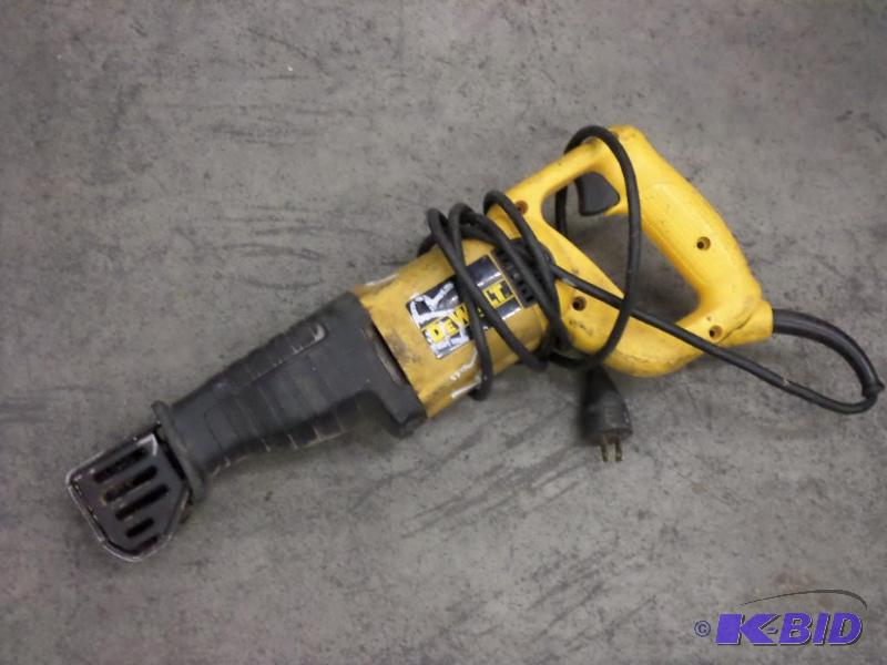 lot 110 image: DeWalt 120Volt Sawzall...
