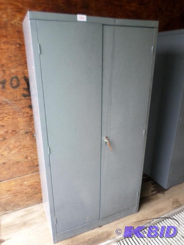 lot 125 image: 18&quotx36&quotx72" Industrial Steel C...