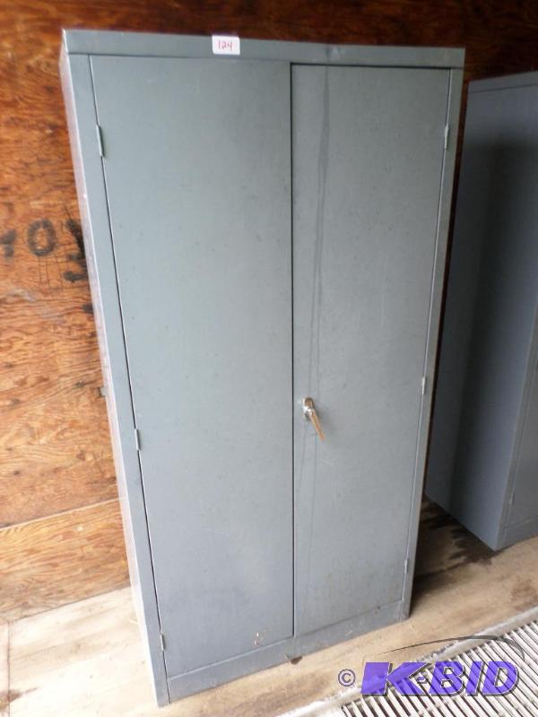 lot 128 image: 18&quotx36&quotx78" Industrial Steel C...