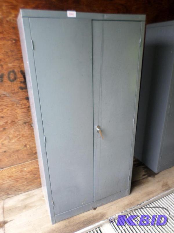 lot 134 image: 18&quotx36&quotx78" Industrial Steel C...