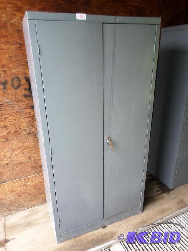lot 135 image: 18&quotx36&quotx78" Industrial Steel C...