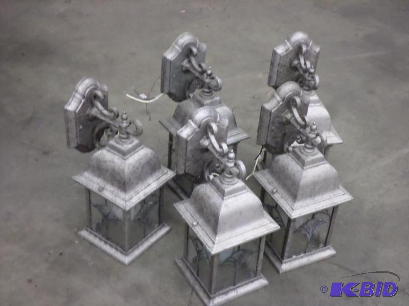 lot 77 image: (5) Matching Outdoor Lights...