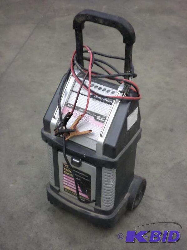 lot 89 image: Vector 150 Amp Battery Charger...