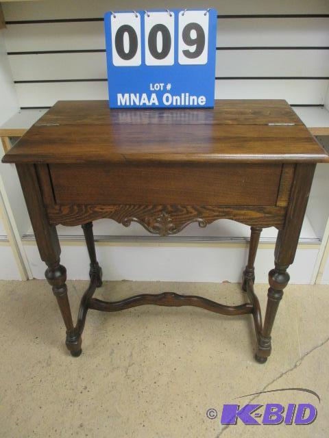 lot 00009 image: Antique Unique Hinged Top Table Flip