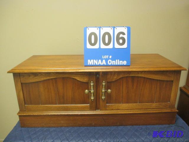 lot 6 image: Lane Furniture Trunk Blanket Chest Lock Cedar Key