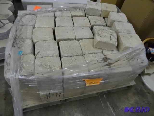 Free standing wall block. Approx 25 Sq...