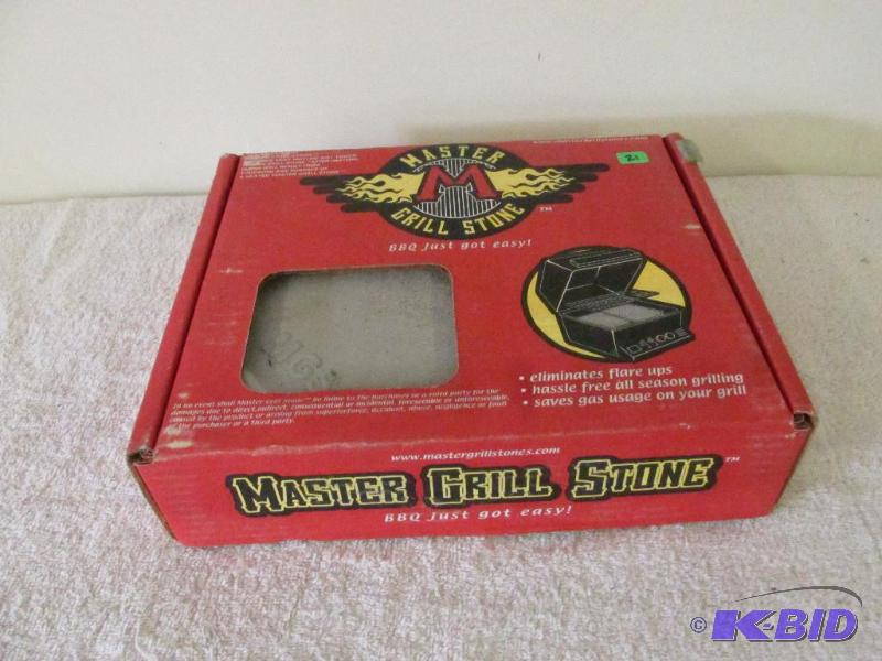 Master Grill Stone. New in Box