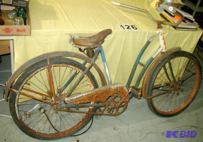 lot 126 image: Vintage Girls Balloon Tire Bicycle This would...