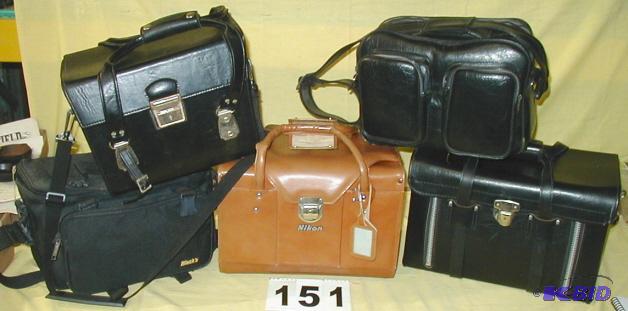 lot 151 image: Four Vintage and One Newer Camera Bags There ...