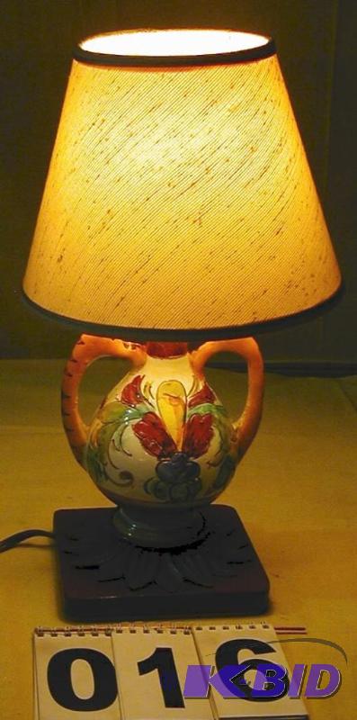 lot 16 image: Vintage Ceramic Dresser Lamp This looks like ...