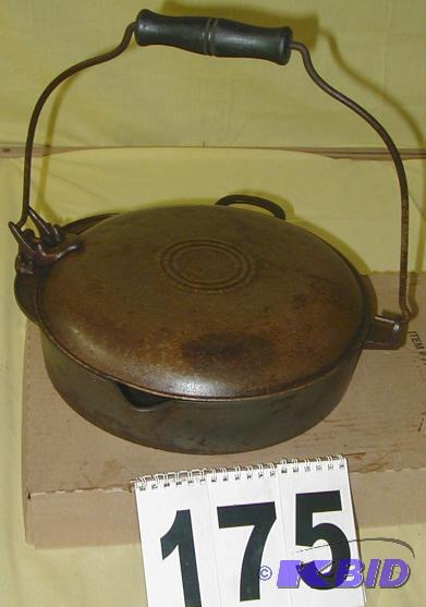 lot 175 image: Awesome Vintage S.H. BOARDMAN Fry Pan with Au...