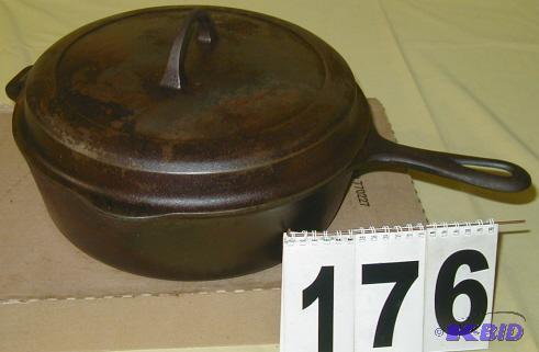 lot 176 image: Vintage Griswold Fry Pan with Lid This is a v...