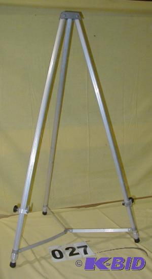 lot 27 image: Pair of CollapsibleAdjustable Easel Stands T...