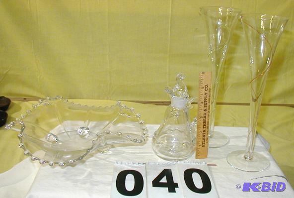lot 40 image: Four Pieces of Vintage Glass The candy dish i...