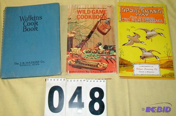 lot 48 image: Three Vintage Cook BooksPamphlets The blue W...