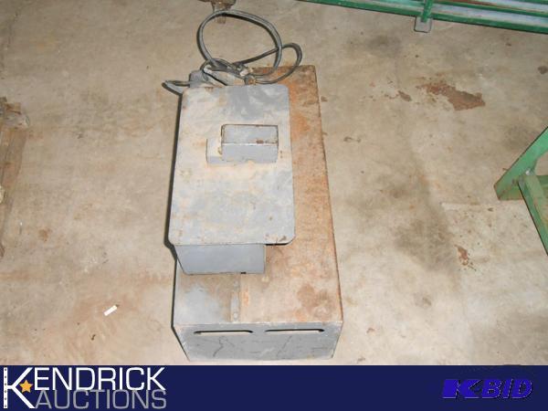 lot 13 image: Lockformer Pittsburg Machine