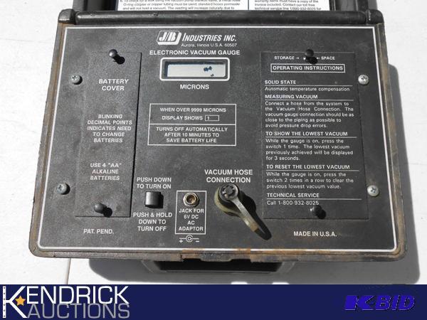 lot 131 image: DV-20 Digital Vacuum GuageBatteryElectric