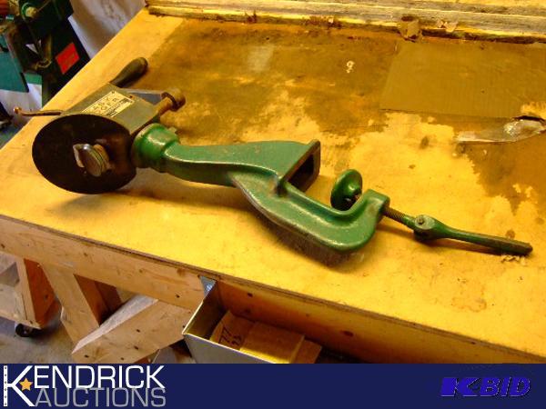 lot 15 image: Lockformer Easy Edger