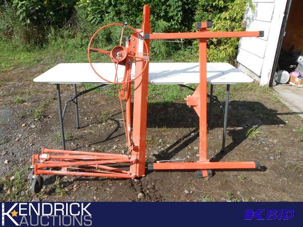 lot 151 image: Pentagon Drywall Lift