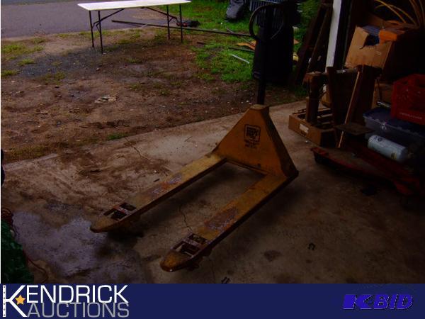 lot 167 image: Pallet Mule Pallet Jack