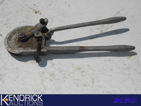 lot 21 image: 3 Rigid Handheld Radius Tube Bender