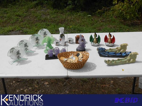 lot 212 image: Asian themed Collectables