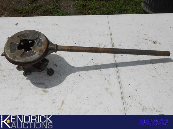 lot 23 image: Rigid No. 56-R Pipe Threading Ratchet