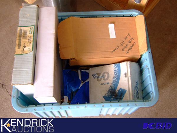 lot 39 image: Faucet Fixtures and Other Miscellaneous Supplies